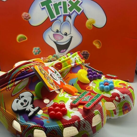 Crocs CLASSIC‎ TRIX Cereal CLOG- NWT-men 10 / women 12 - Picture 1 of 4